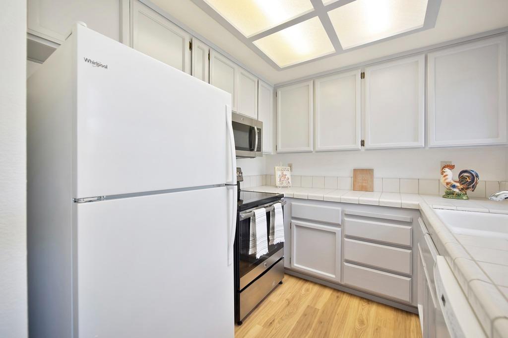 Photo #11: 225050367 Listing: Photo #11