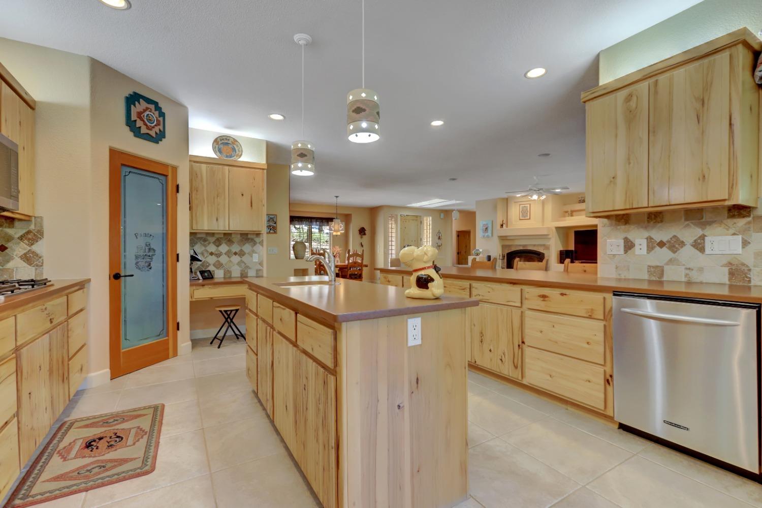 Detail Gallery Image 15 of 98 For 10450 S Ponderosa Way, Rough And Ready,  CA 95975 - 4 Beds | 3/1 Baths