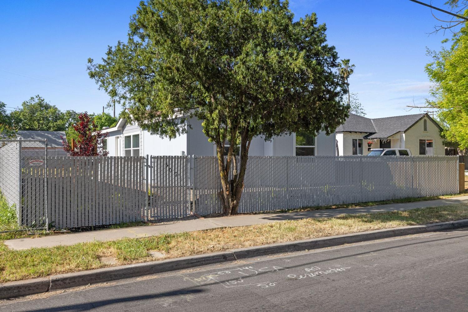 California Avenue, Modesto, California image 7