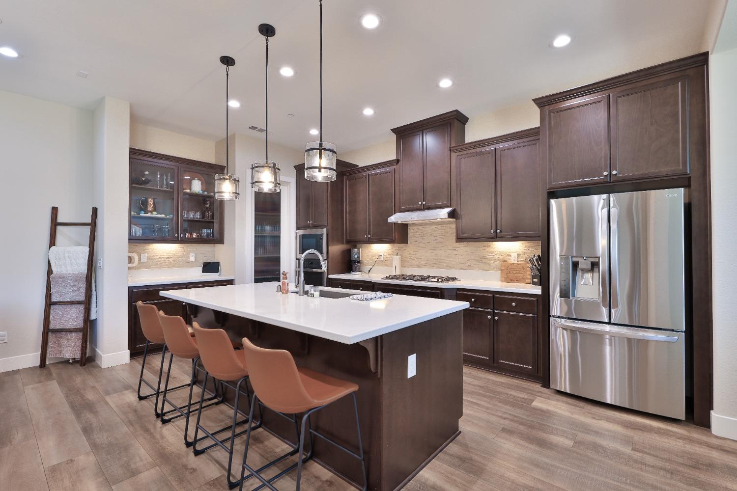 Detail Gallery Image 6 of 52 For 2403 Tribeca Ave, Manteca,  CA 95337 - 3 Beds | 3 Baths