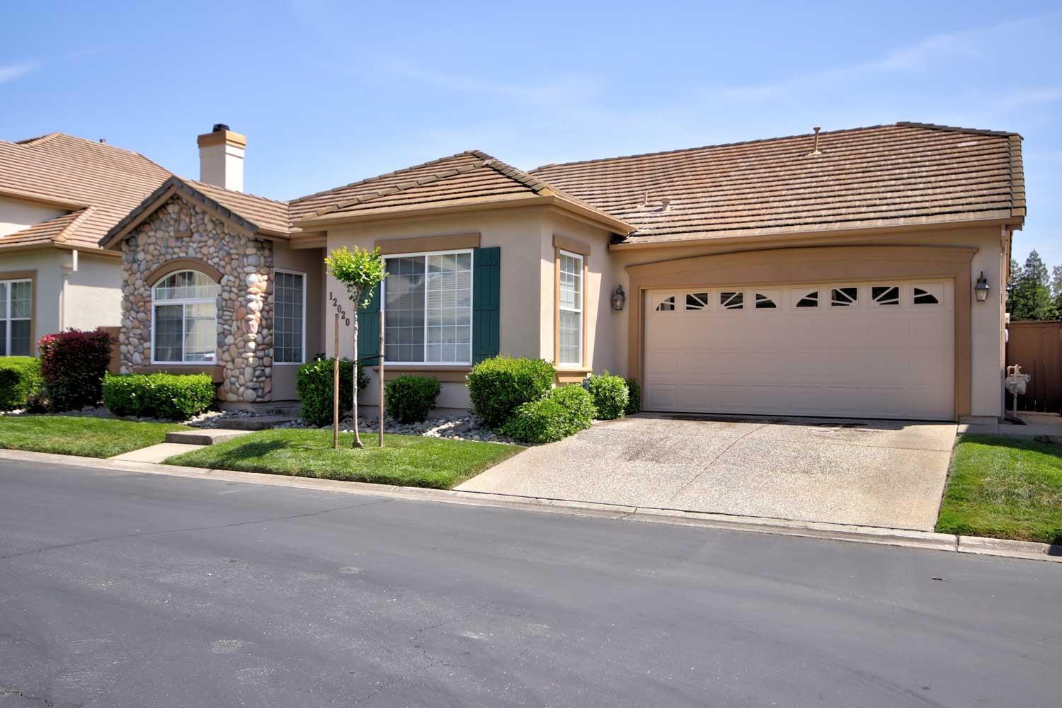 Detail Gallery Image 3 of 37 For 12020 Gold Arbor Ln, Gold River,  CA 95670 - 3 Beds | 2 Baths