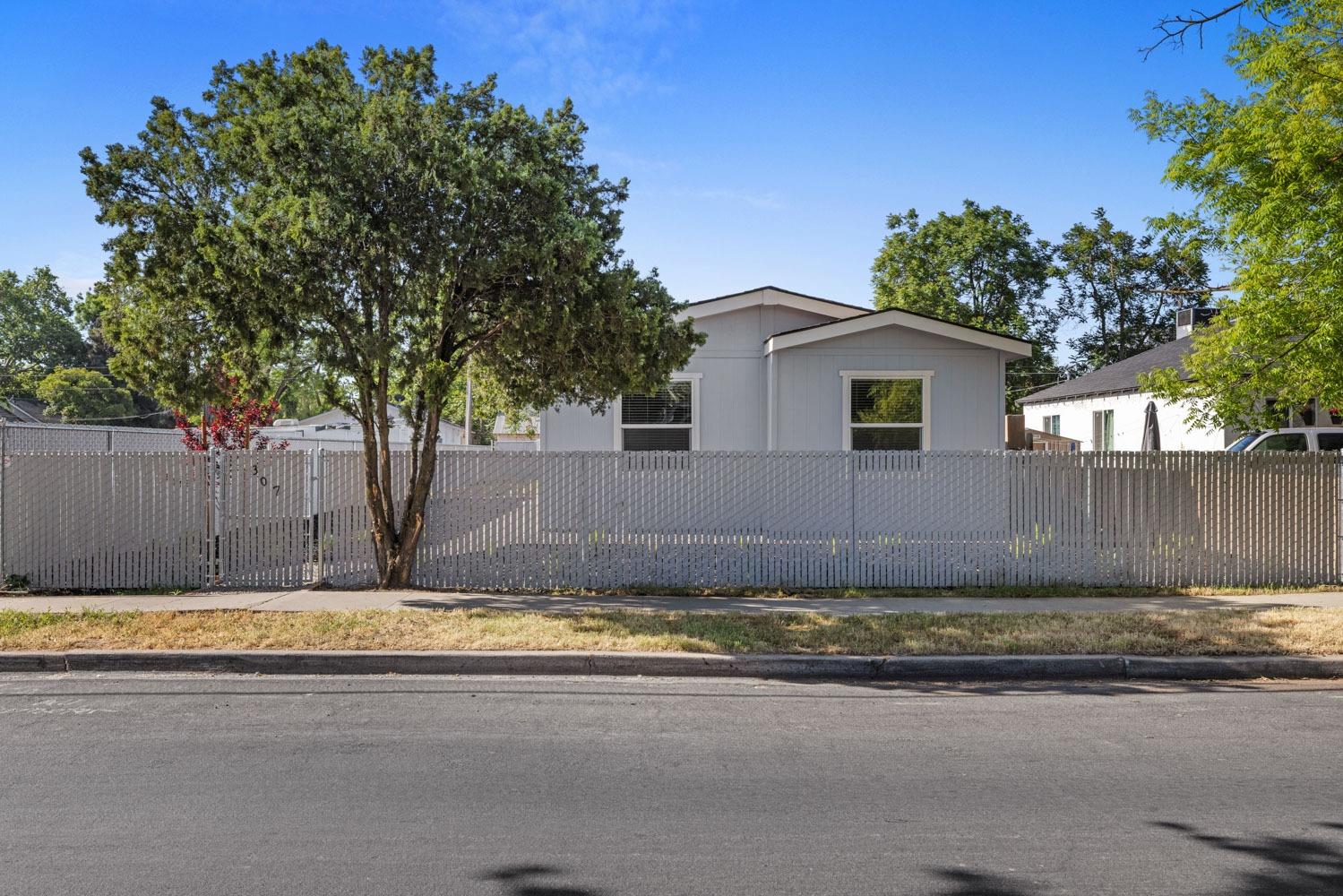 California Avenue, Modesto, California image 2