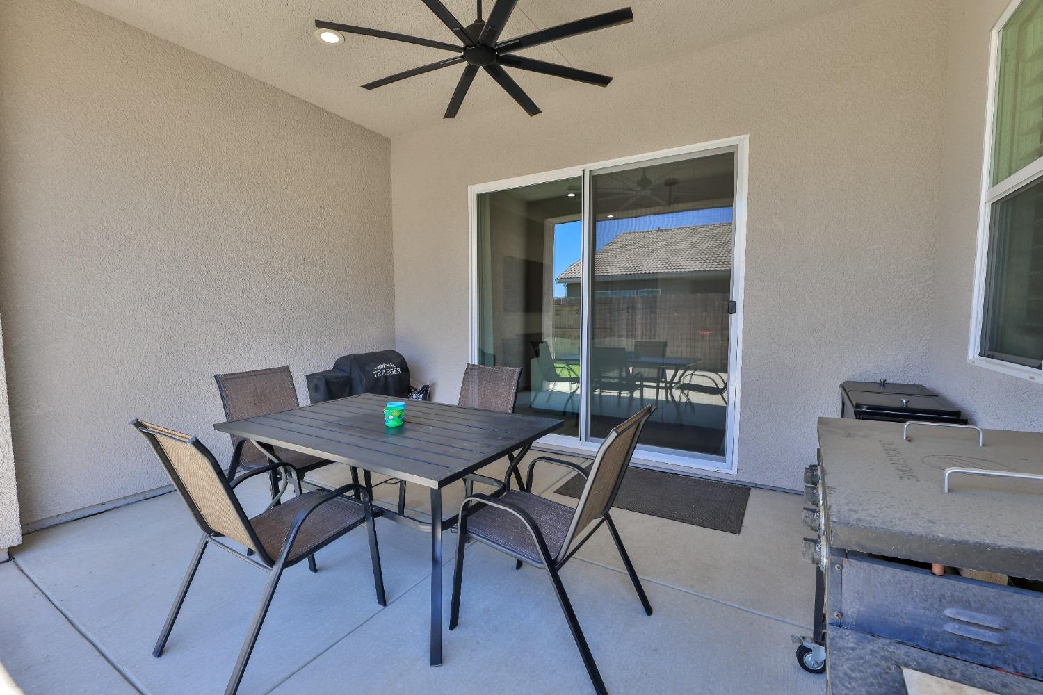 Detail Gallery Image 41 of 52 For 2403 Tribeca Ave, Manteca,  CA 95337 - 3 Beds | 3 Baths