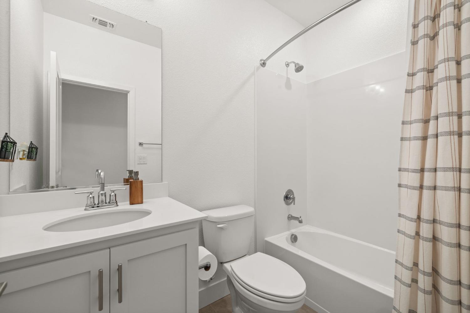 Coal Creek Way, Rancho Cordova, California image 32
