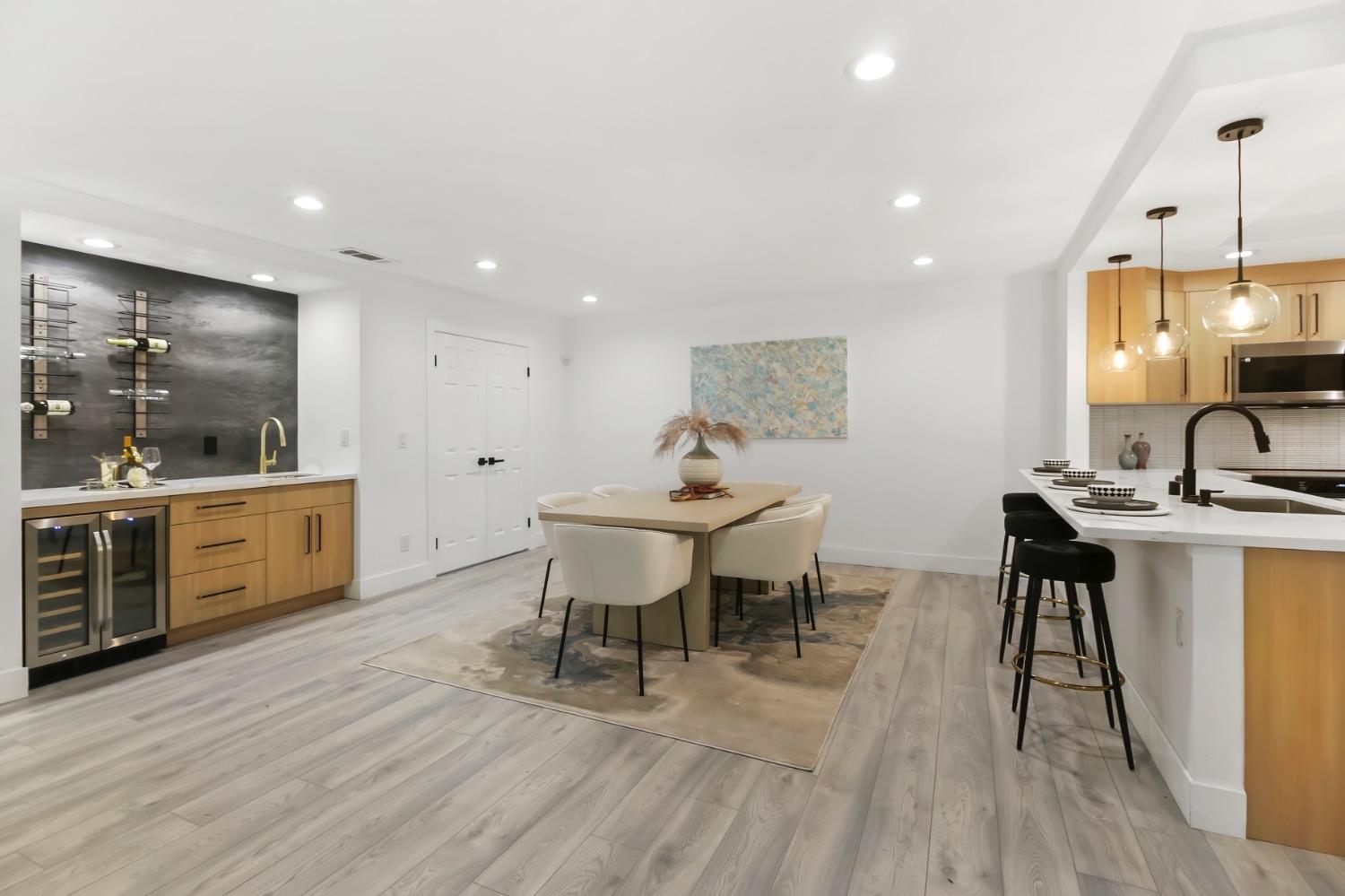 Detail Gallery Image 12 of 59 For 6550 Riverside Blvd, Sacramento,  CA 95831 - 3 Beds | 2 Baths