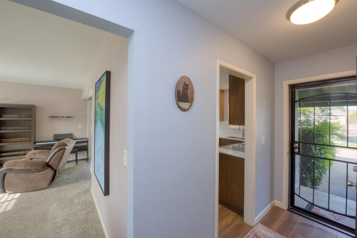 Detail Gallery Image 4 of 33 For 3121 Cori Ct, Turlock,  CA 95382 - 3 Beds | 2 Baths