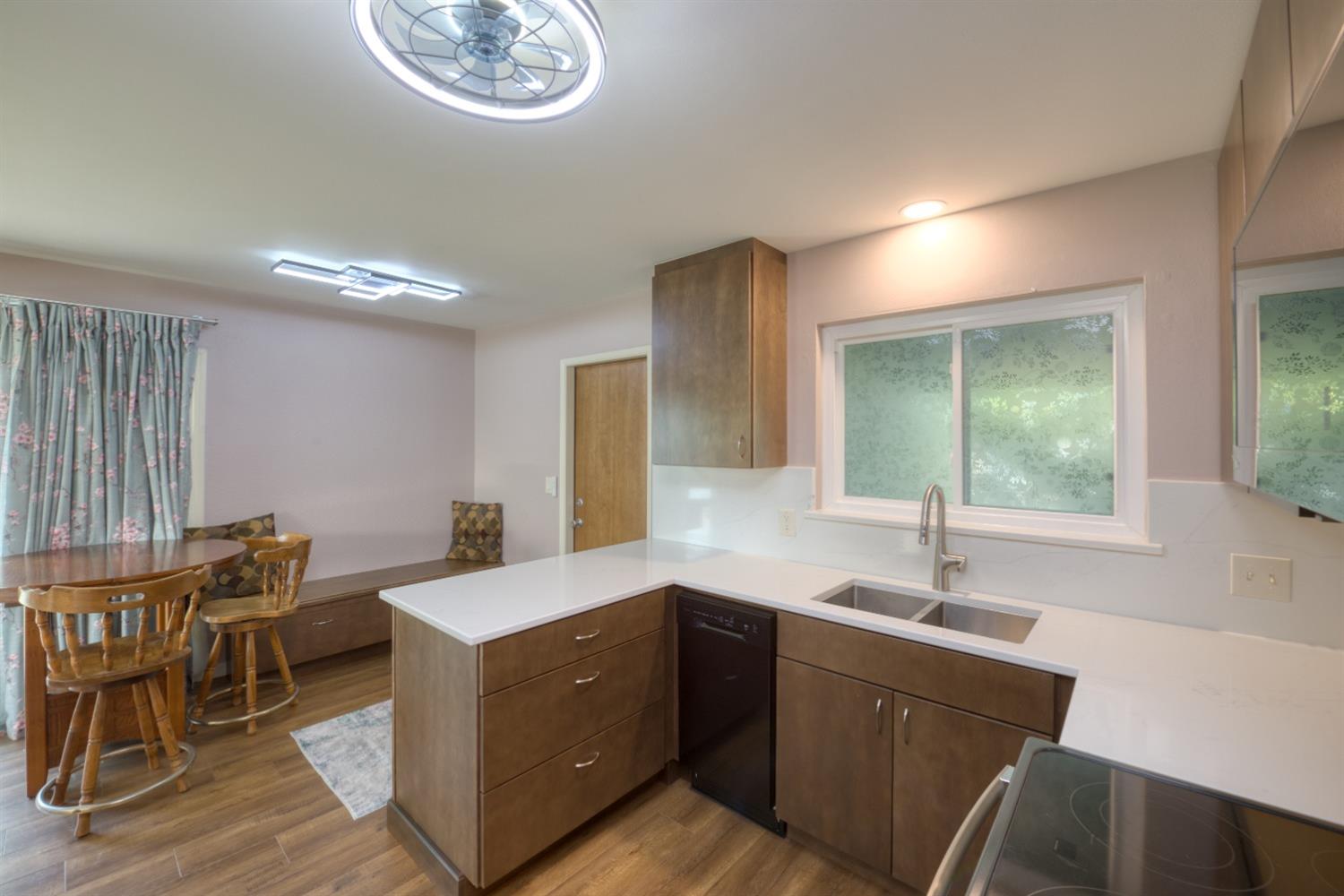 Detail Gallery Image 6 of 33 For 3121 Cori Ct, Turlock,  CA 95382 - 3 Beds | 2 Baths