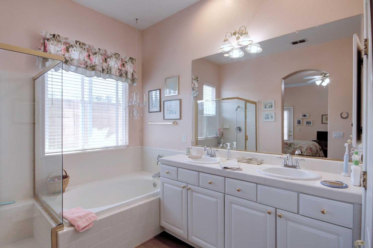Detail Gallery Image 30 of 37 For 12020 Gold Arbor Ln, Gold River,  CA 95670 - 3 Beds | 2 Baths