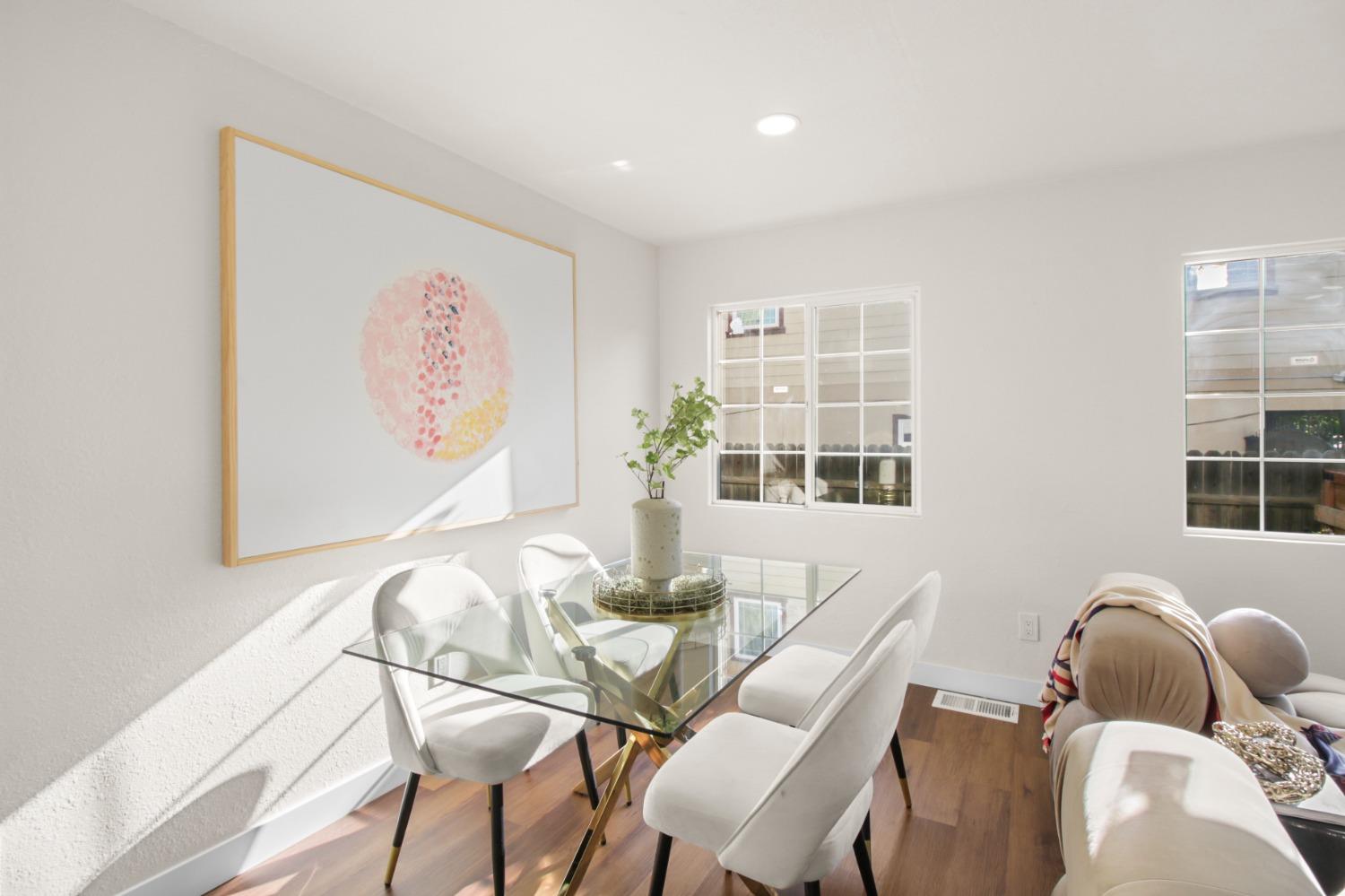 Detail Gallery Image 6 of 41 For 4407 4th Ave, Sacramento,  CA 95817 - – Beds | – Baths