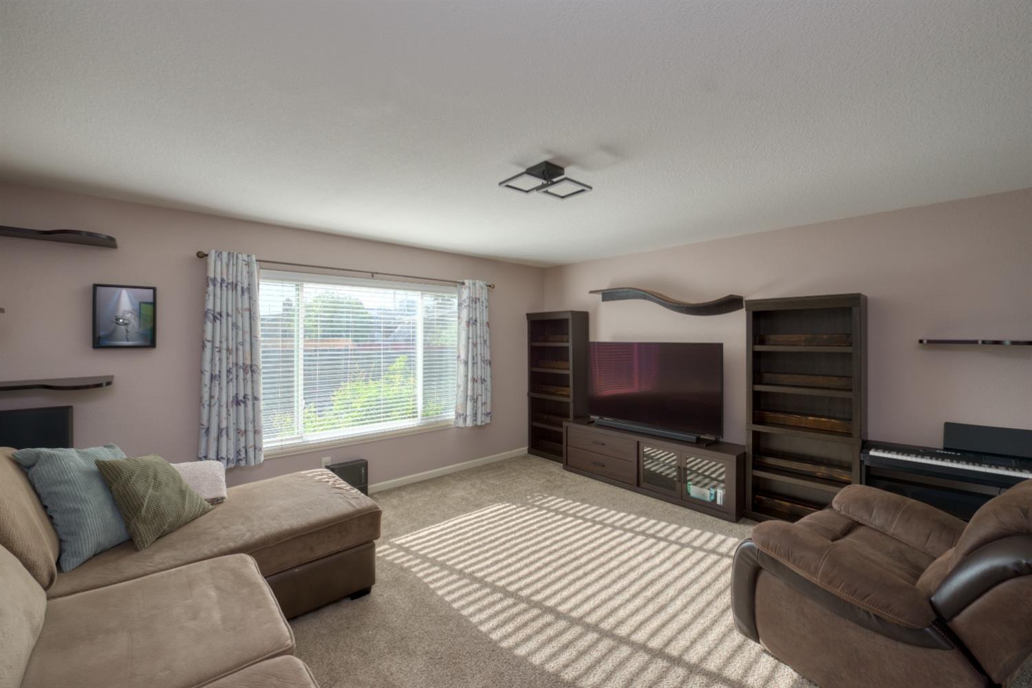Detail Gallery Image 8 of 33 For 3121 Cori Ct, Turlock,  CA 95382 - 3 Beds | 2 Baths