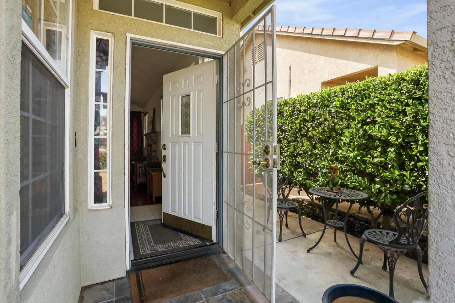 Detail Gallery Image 8 of 40 For 2039 London Ave, Manteca,  CA 95336 - 4 Beds | 2 Baths