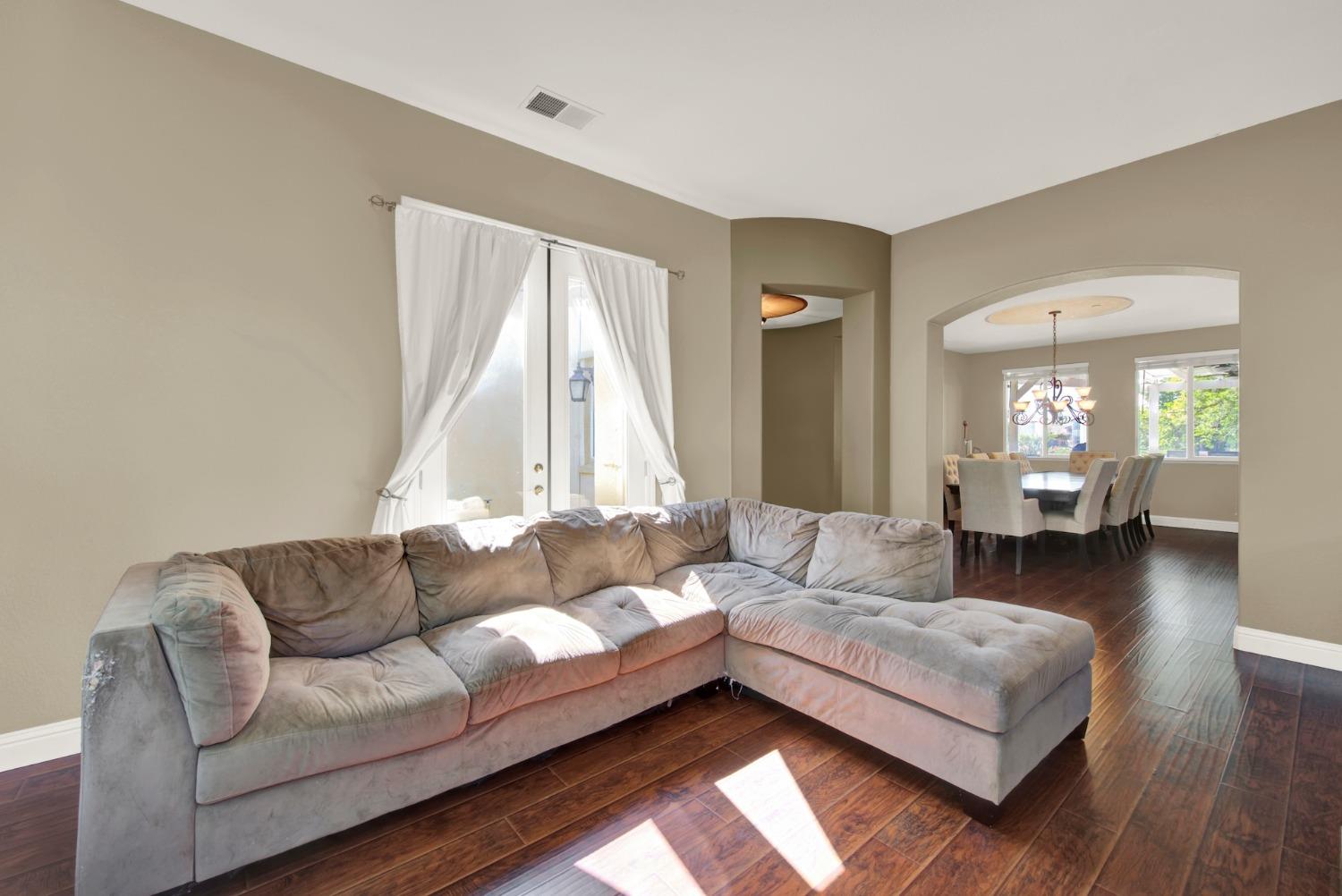 Detail Gallery Image 16 of 82 For 33565 Wildwing Dr, Woodland,  CA 95695 - 4 Beds | 2/1 Baths