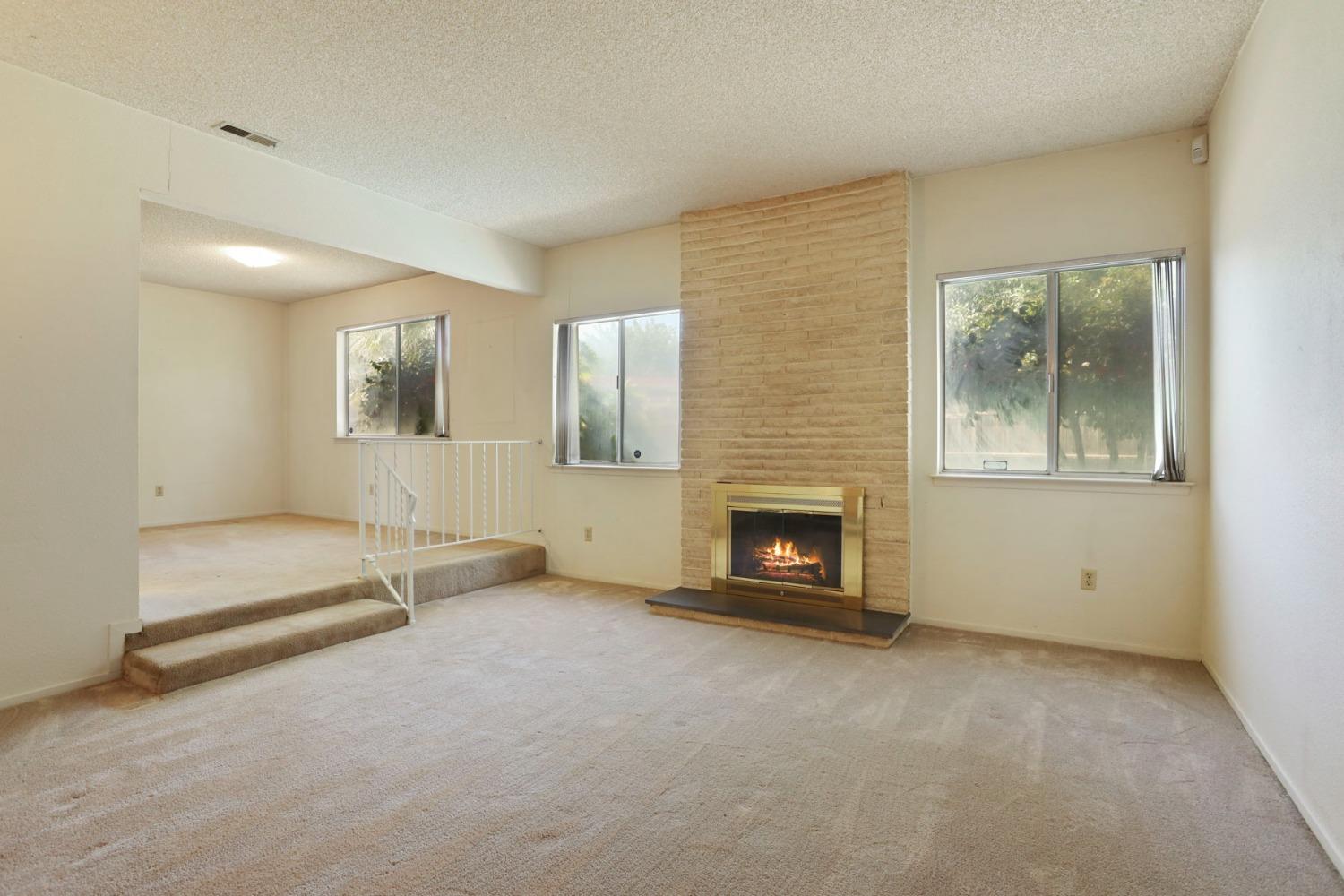 Detail Gallery Image 7 of 36 For 219 Mckelvey Ave, Stockton,  CA 95210 - 3 Beds | 2 Baths