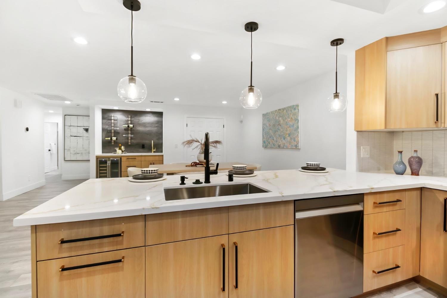 Detail Gallery Image 27 of 59 For 6550 Riverside Blvd, Sacramento,  CA 95831 - 3 Beds | 2 Baths