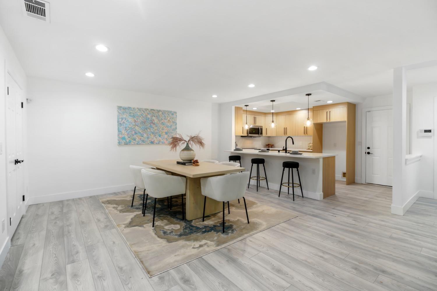 Detail Gallery Image 18 of 59 For 6550 Riverside Blvd, Sacramento,  CA 95831 - 3 Beds | 2 Baths