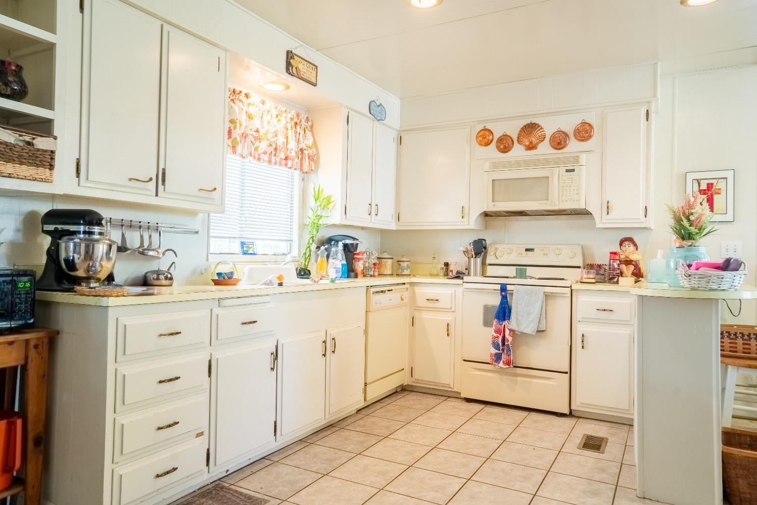 Detail Gallery Image 6 of 13 For 2307 Oakdale Road 32, Modesto,  CA 95355 - 2 Beds | 2 Baths