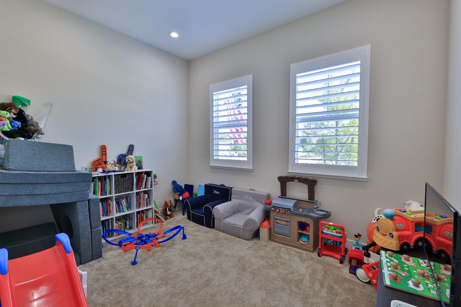 Detail Gallery Image 32 of 52 For 2403 Tribeca Ave, Manteca,  CA 95337 - 3 Beds | 3 Baths