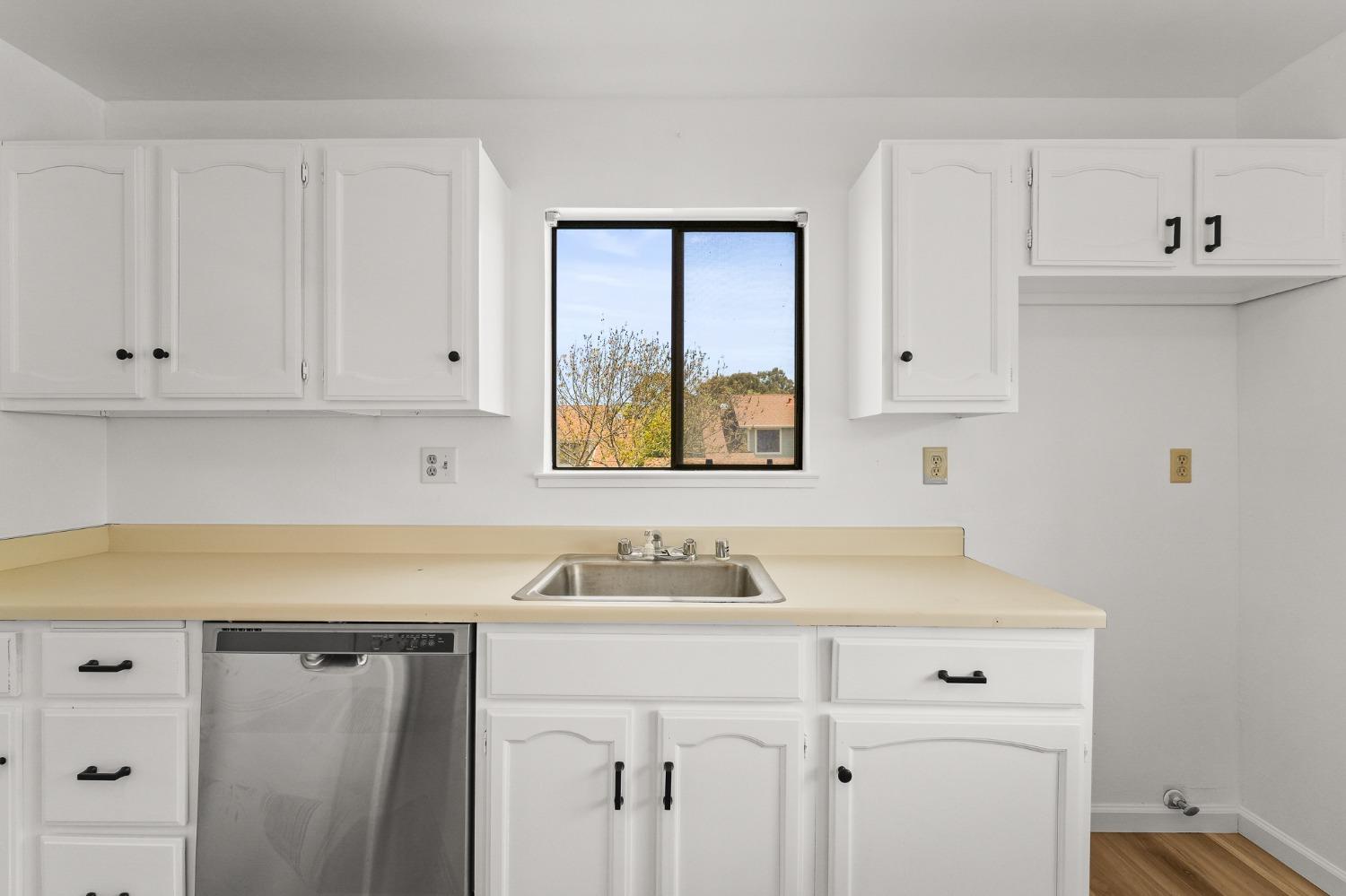 Monika Lane, Hayward, California image 8