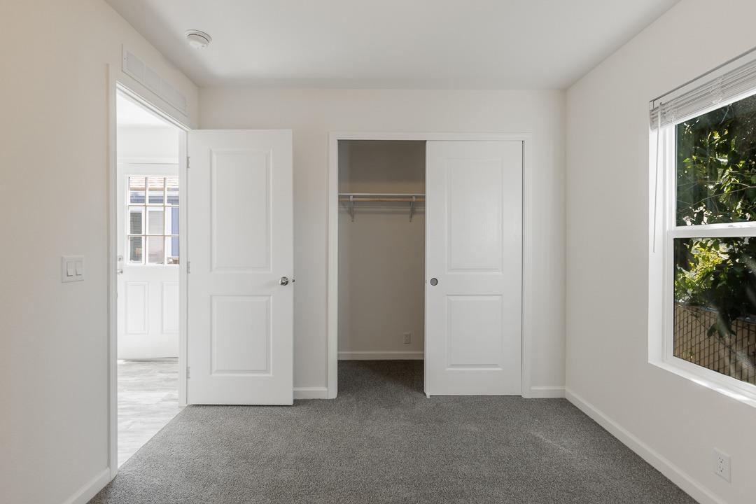 Detail Gallery Image 9 of 14 For 1550 162nd Ave 6, San Leandro,  CA 94578 - 2 Beds | 2 Baths