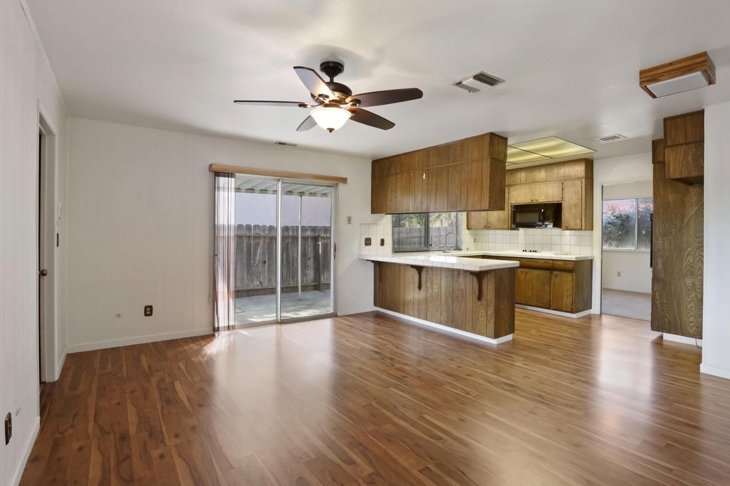 Detail Gallery Image 14 of 36 For 219 Mckelvey Ave, Stockton,  CA 95210 - 3 Beds | 2 Baths