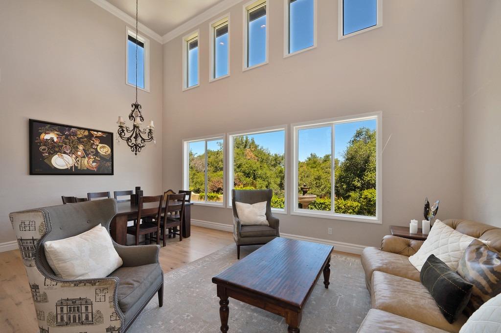 Detail Gallery Image 8 of 37 For 3327 Bordeaux Dr, El Dorado Hills,  CA 95762 - 5 Beds | 3/1 Baths