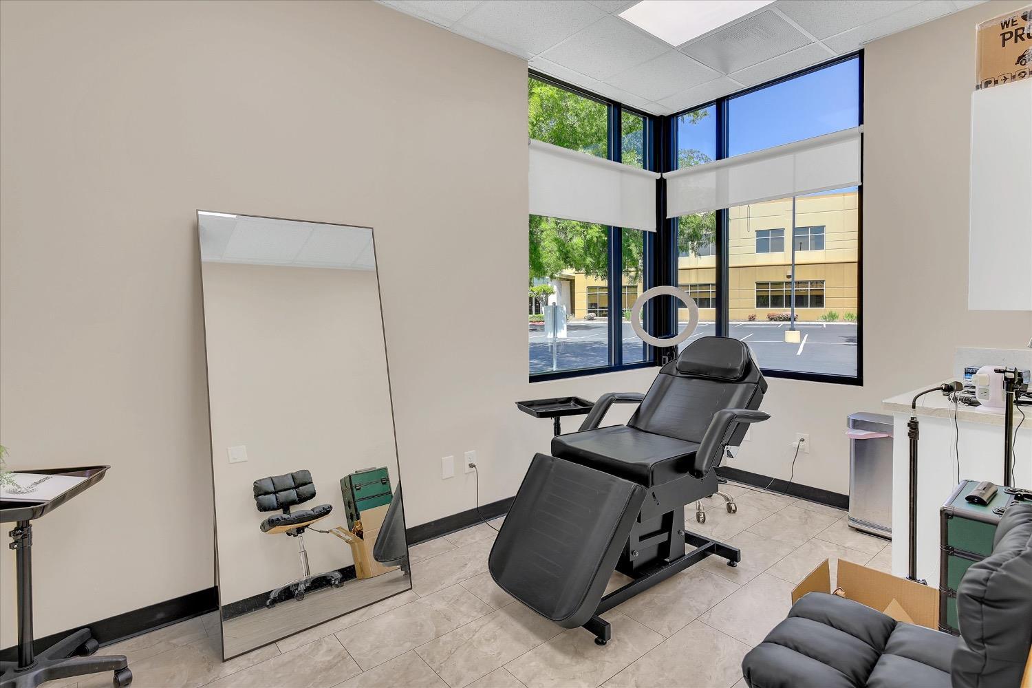 Detail Gallery Image 26 of 30 For 9307 Laguna Springs Dr #100,  Elk Grove,  CA 95758 - – Beds | – Baths
