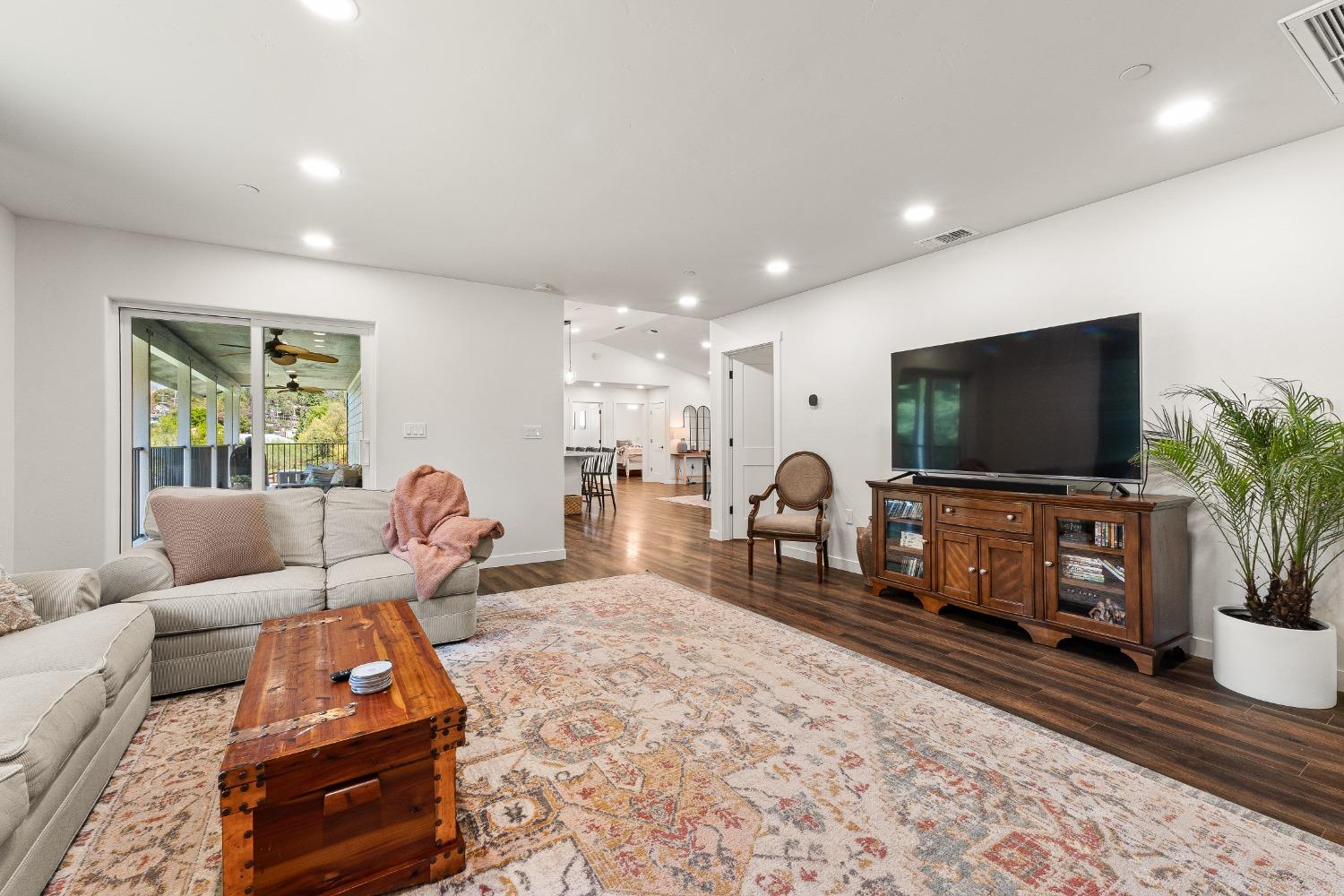 Detail Gallery Image 19 of 47 For 4046 Empire Creek Cir, Georgetown,  CA 95634 - 3 Beds | 2 Baths