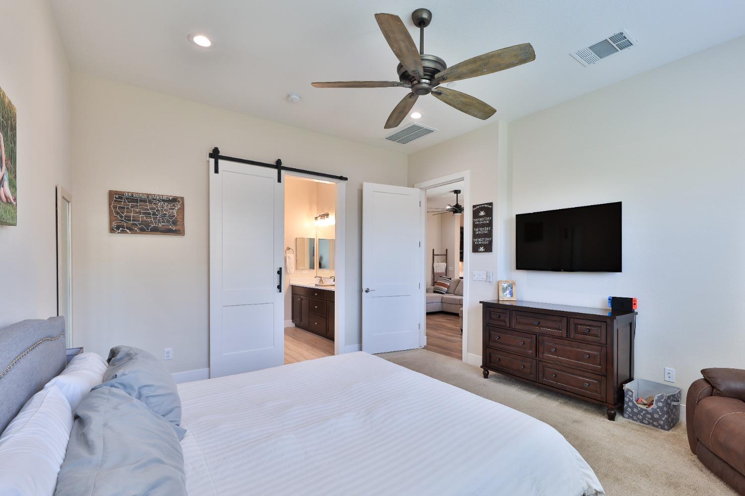Detail Gallery Image 18 of 52 For 2403 Tribeca Ave, Manteca,  CA 95337 - 3 Beds | 3 Baths