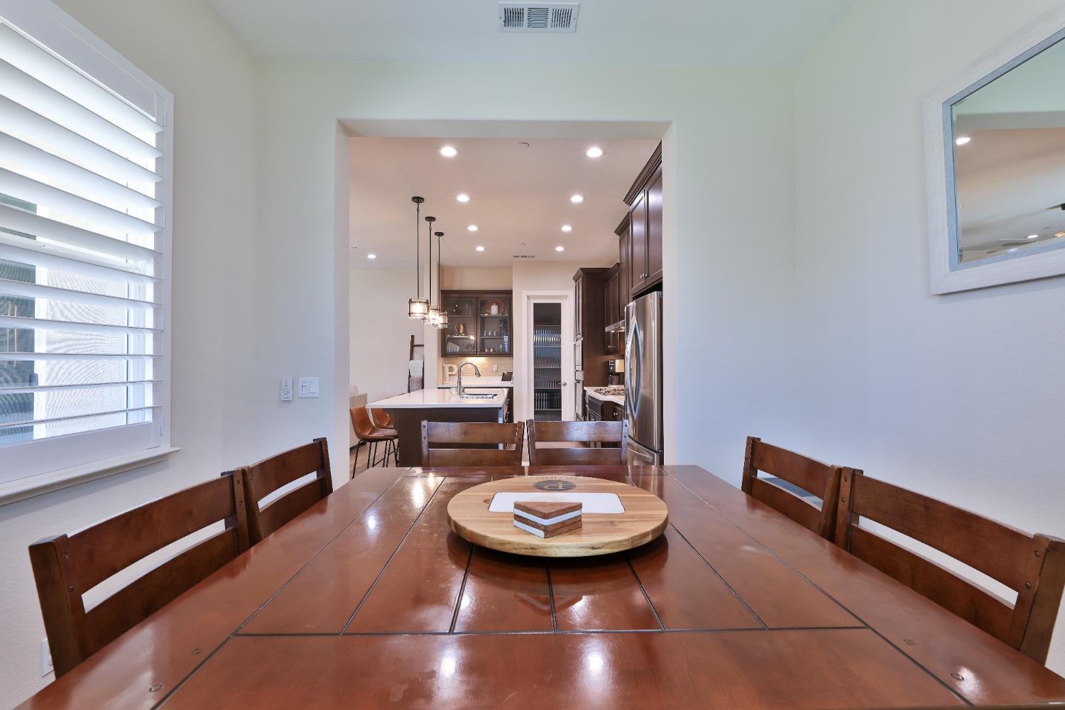 Detail Gallery Image 12 of 52 For 2403 Tribeca Ave, Manteca,  CA 95337 - 3 Beds | 3 Baths