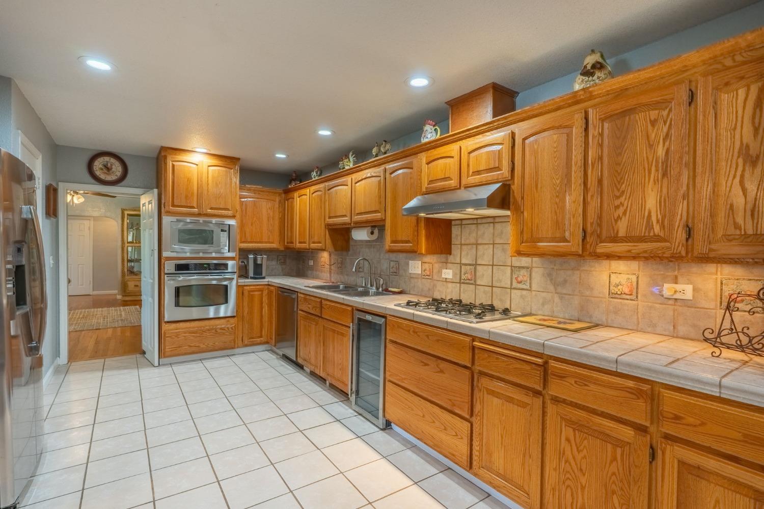 Detail Gallery Image 18 of 43 For 2019 Lee Rae Ct, Turlock,  CA 95380 - 5 Beds | 3 Baths