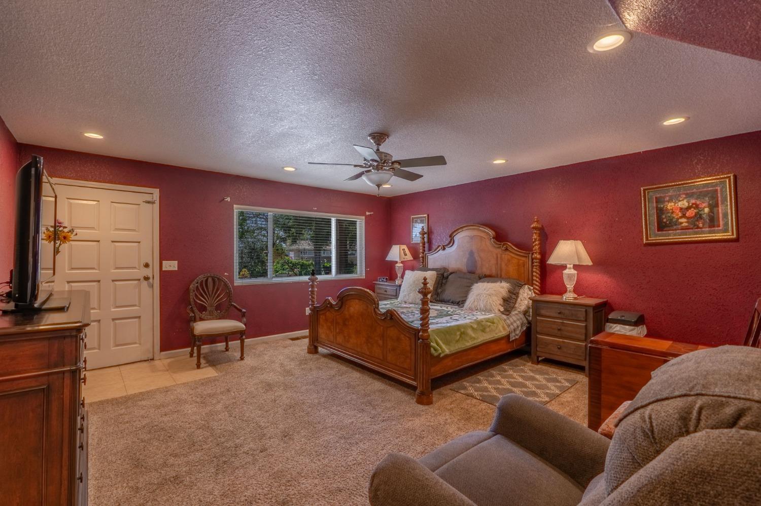Detail Gallery Image 7 of 43 For 2019 Lee Rae Ct, Turlock,  CA 95380 - 5 Beds | 3 Baths
