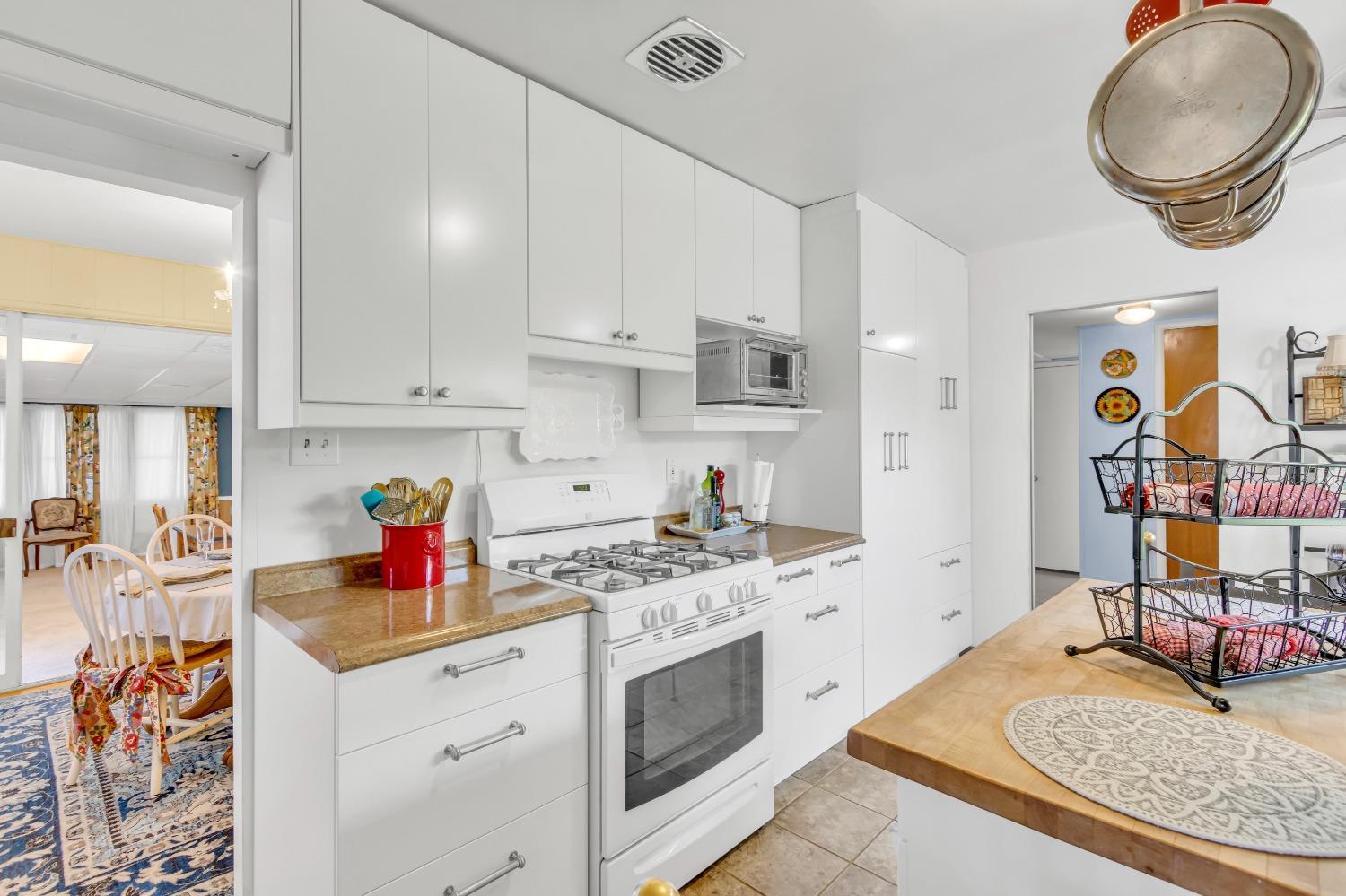 Aramon Drive, Rancho Cordova, California image 22
