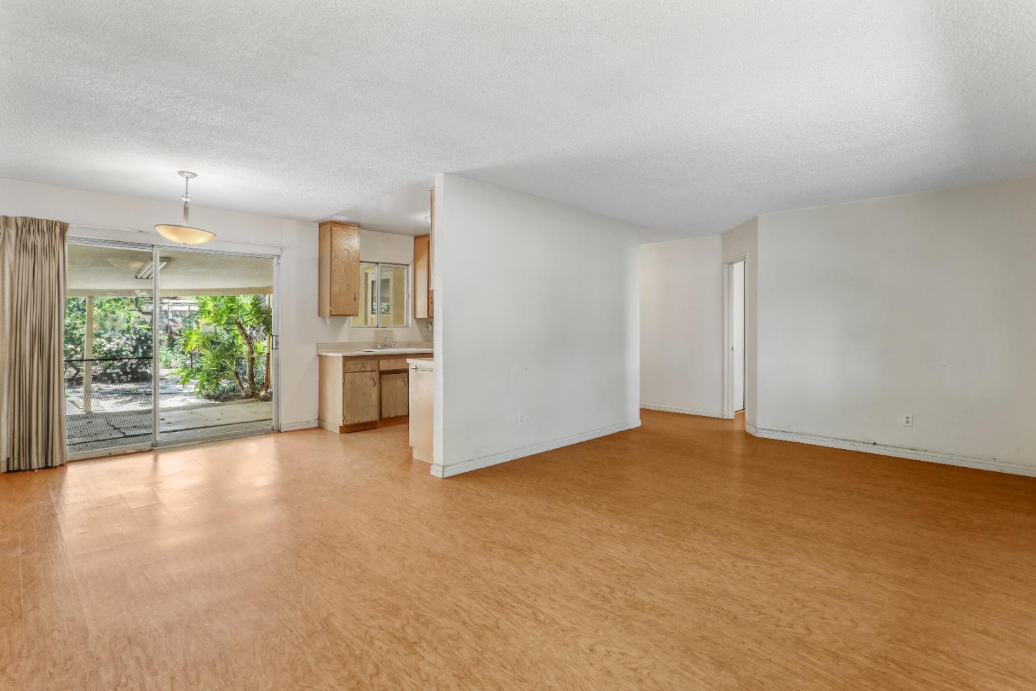 Detail Gallery Image 6 of 24 For 907 Ash Ave, Los Banos,  CA 93635 - 3 Beds | 1/1 Baths
