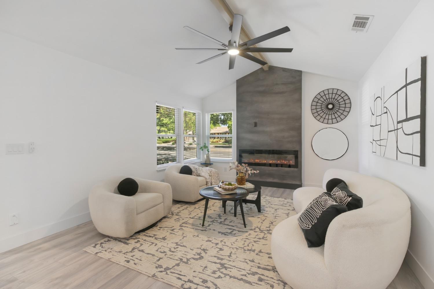Detail Gallery Image 5 of 59 For 6550 Riverside Blvd, Sacramento,  CA 95831 - 3 Beds | 2 Baths
