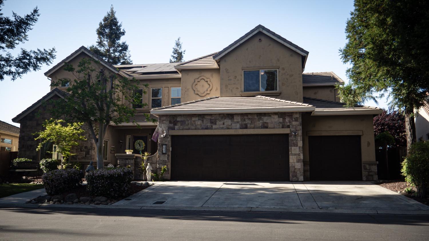 Detail Gallery Image 3 of 98 For 10940 St. Moritz Cir, Stockton,  CA 95209 - 6 Beds | 5 Baths