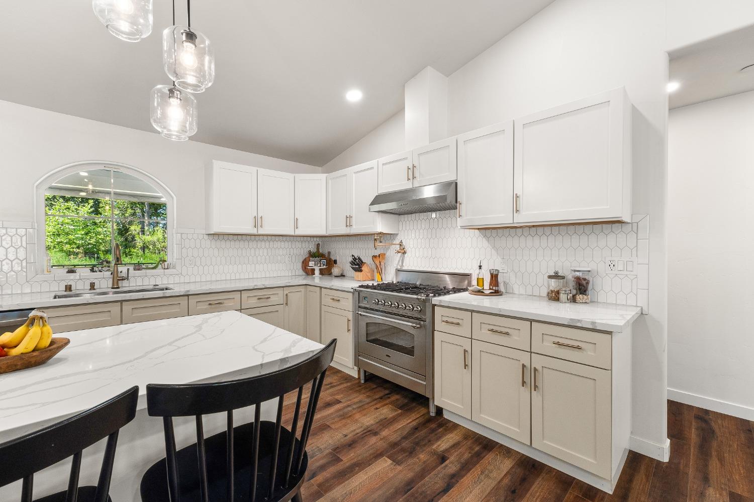 Detail Gallery Image 13 of 47 For 4046 Empire Creek Cir, Georgetown,  CA 95634 - 3 Beds | 2 Baths