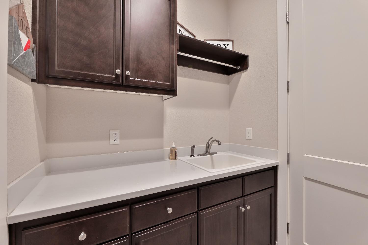 Detail Gallery Image 34 of 52 For 2403 Tribeca Ave, Manteca,  CA 95337 - 3 Beds | 3 Baths