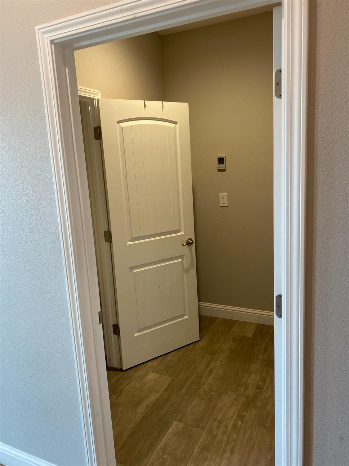 Rubicon Avenue, Madera, California image 6