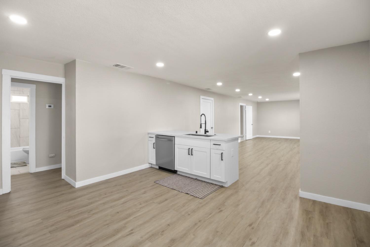 Detail Gallery Image 10 of 33 For 18826 Ca-113, Knights Landing,  CA 95645 - 3 Beds | 1 Baths
