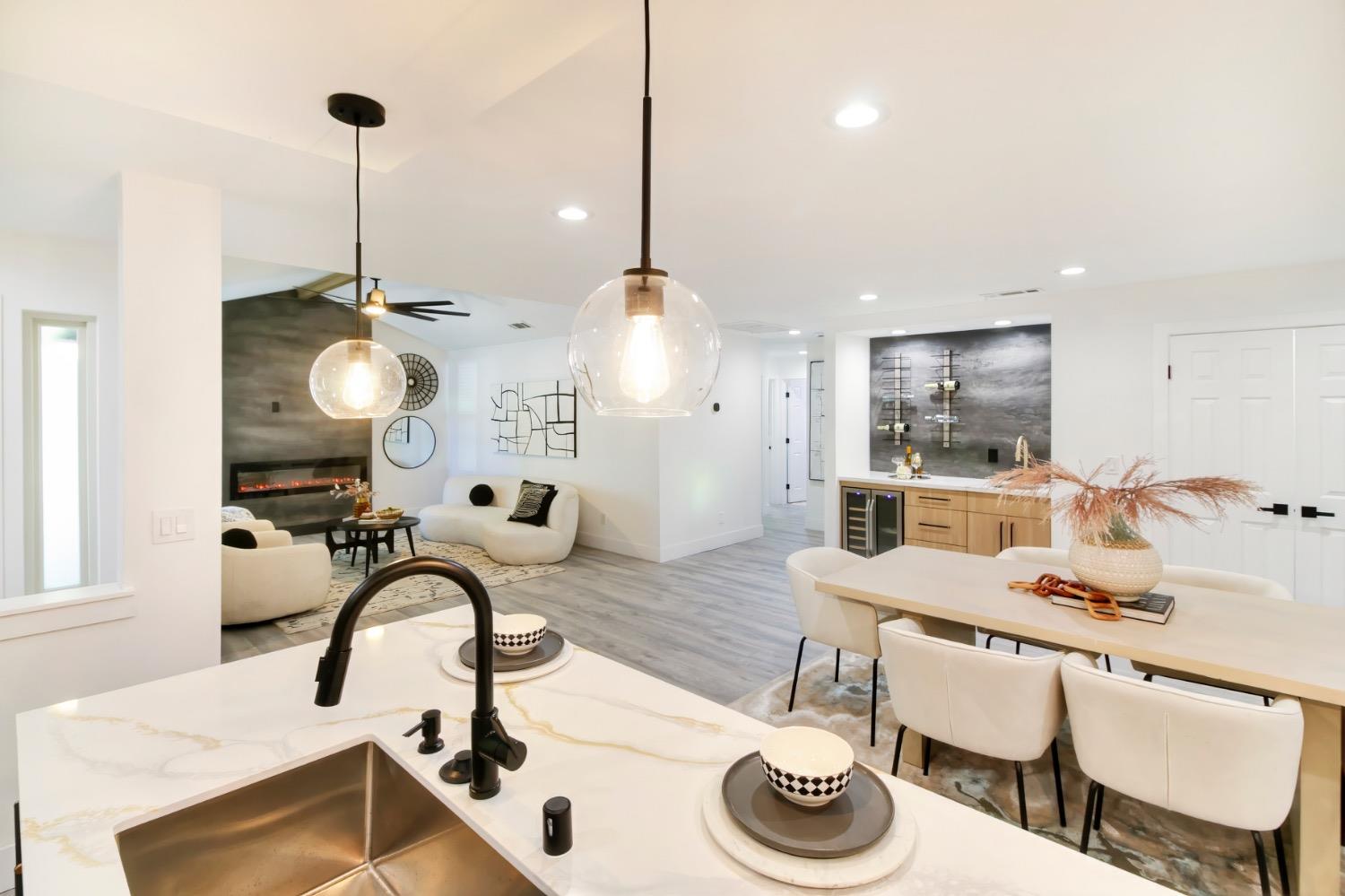 Detail Gallery Image 29 of 59 For 6550 Riverside Blvd, Sacramento,  CA 95831 - 3 Beds | 2 Baths