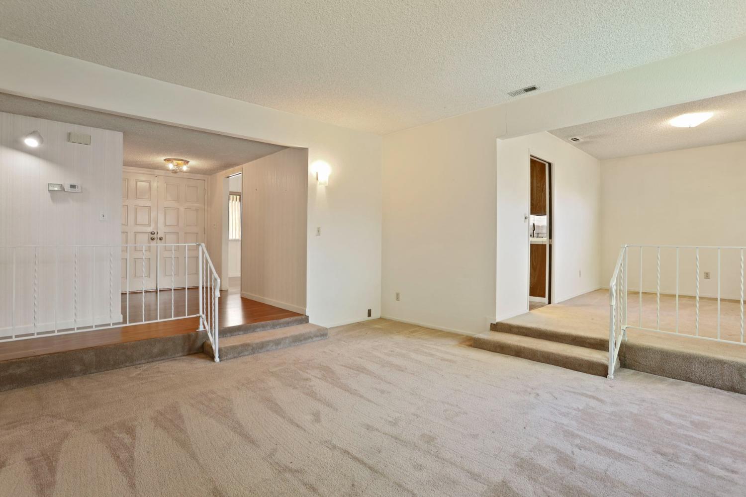 Detail Gallery Image 6 of 36 For 219 Mckelvey Ave, Stockton,  CA 95210 - 3 Beds | 2 Baths