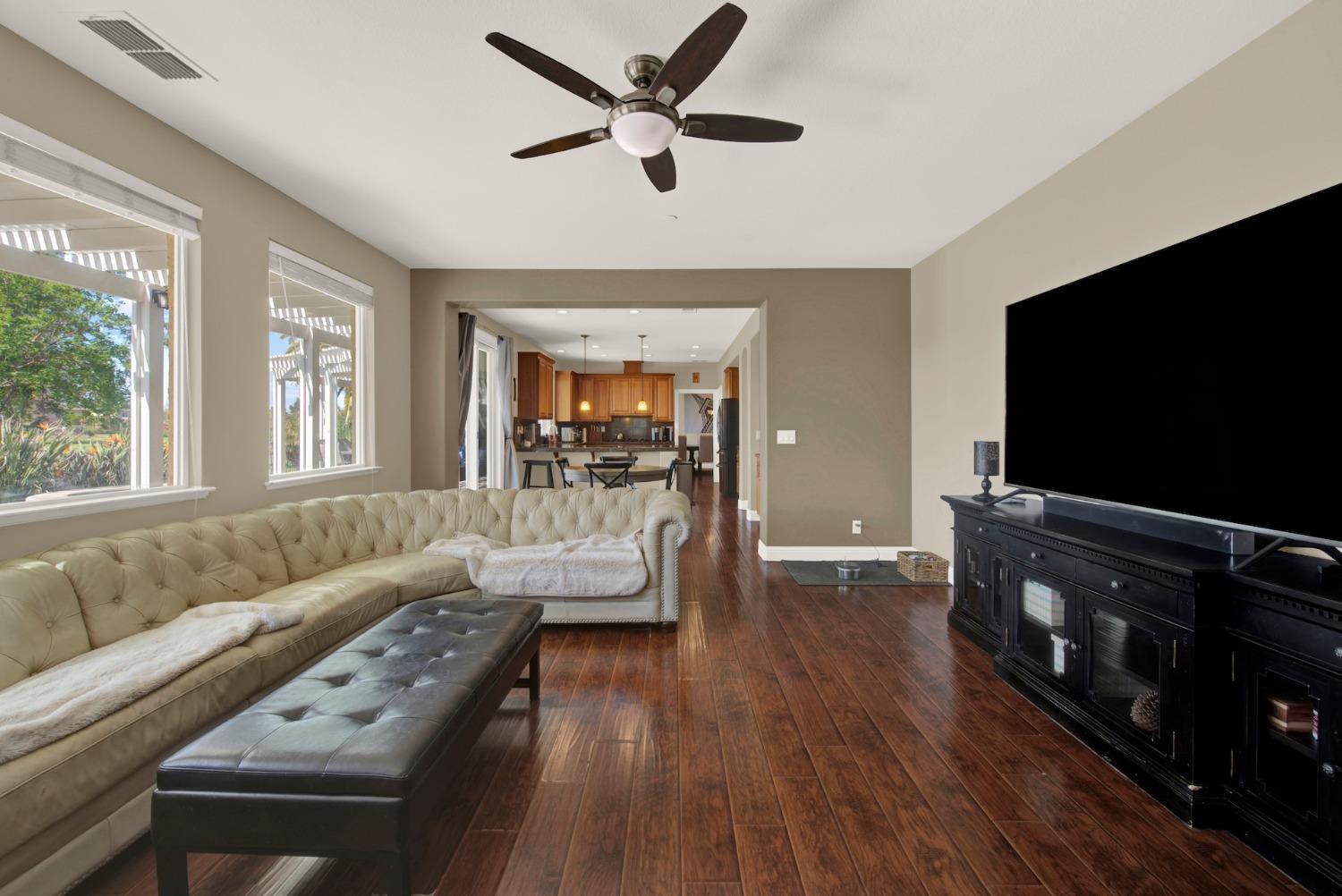 Detail Gallery Image 26 of 82 For 33565 Wildwing Dr, Woodland,  CA 95695 - 4 Beds | 2/1 Baths