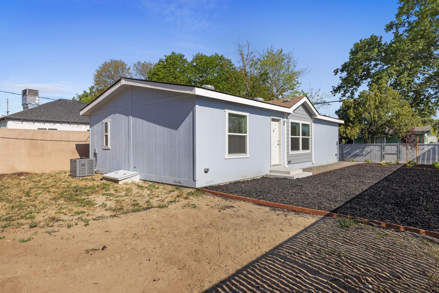 California Avenue, Modesto, California image 3
