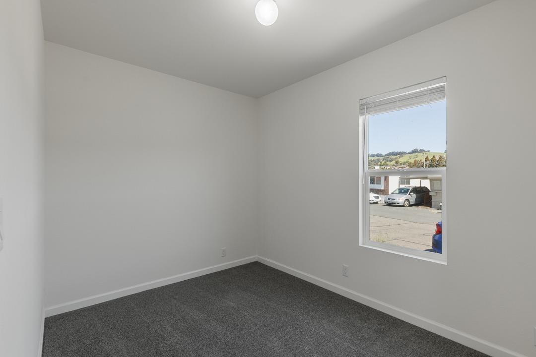 Detail Gallery Image 10 of 14 For 1550 162nd Ave 6, San Leandro,  CA 94578 - 2 Beds | 2 Baths