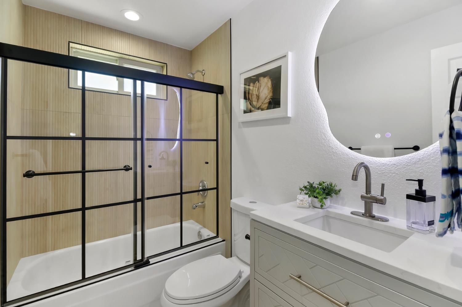 Detail Gallery Image 43 of 59 For 6550 Riverside Blvd, Sacramento,  CA 95831 - 3 Beds | 2 Baths