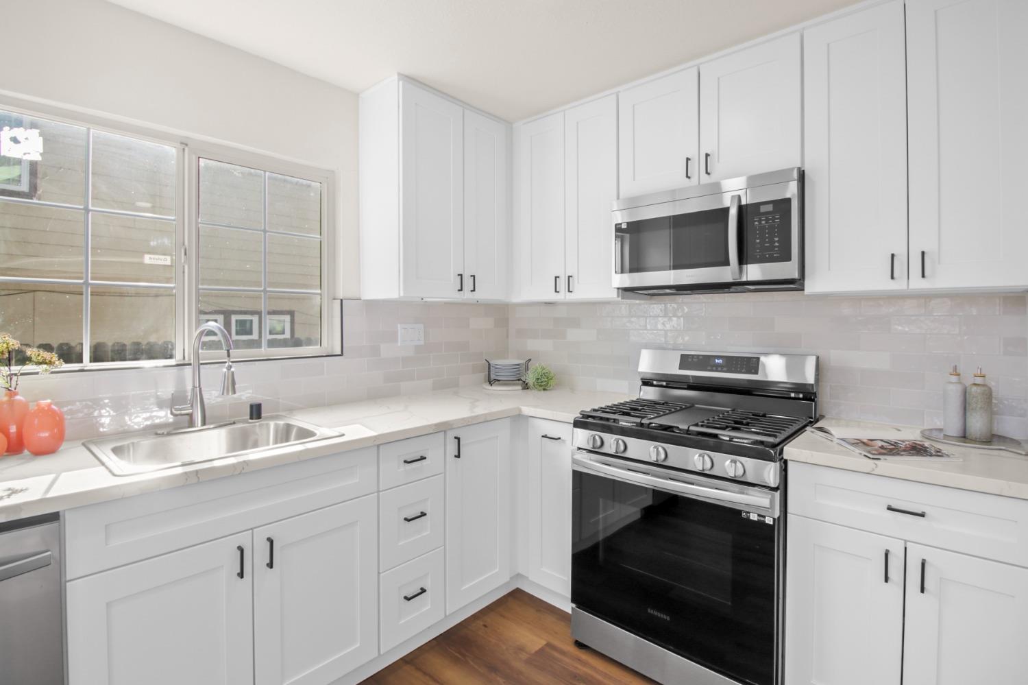 Detail Gallery Image 13 of 41 For 4407 4th Ave, Sacramento,  CA 95817 - – Beds | – Baths