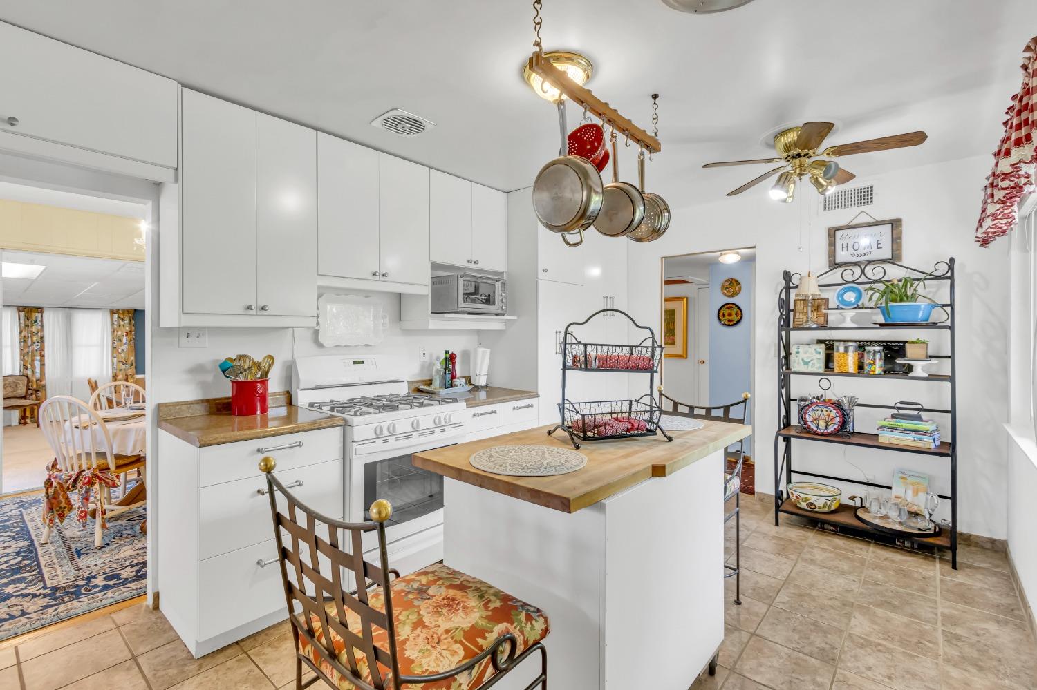 Aramon Drive, Rancho Cordova, California image 20