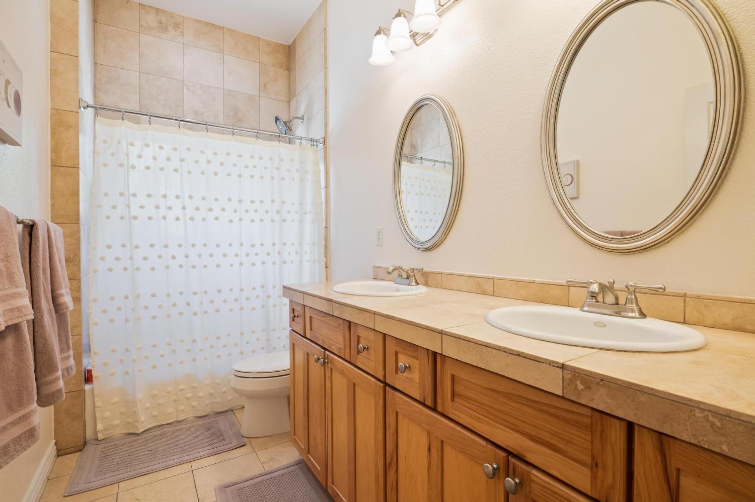 Detail Gallery Image 19 of 47 For 19997 E Liberty Rd, Clements,  CA 95632 - 8 Beds | 6/1 Baths