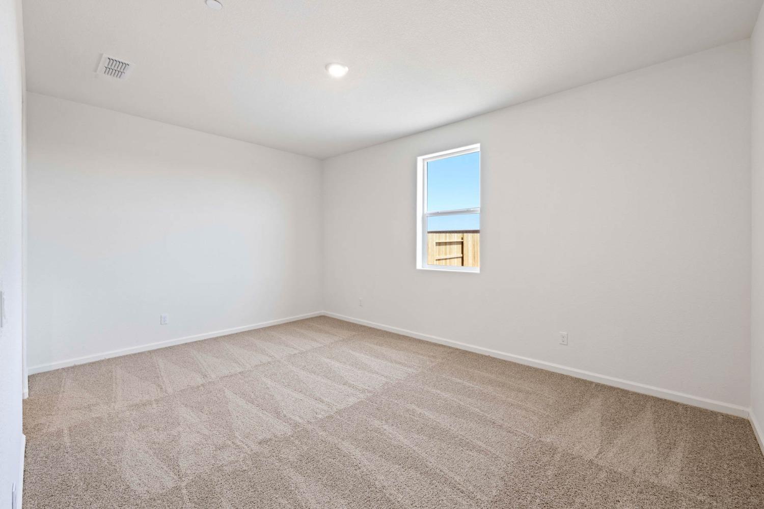 Detail Gallery Image 3 of 11 For 3112 Aerosmith Way, Stockton,  CA 95212 - 3 Beds | 2 Baths