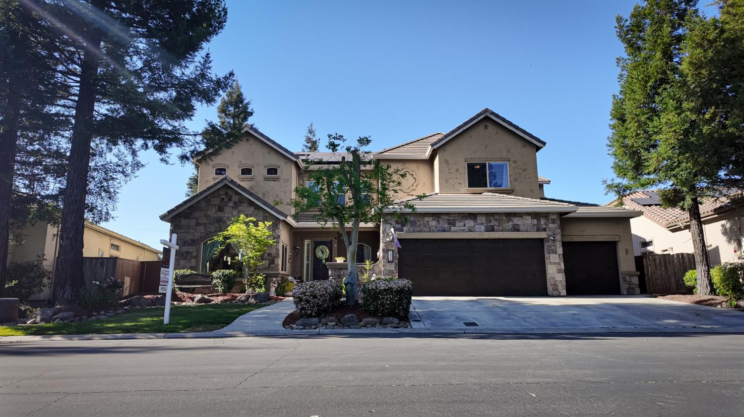 Detail Gallery Image 2 of 98 For 10940 St. Moritz Cir, Stockton,  CA 95209 - 6 Beds | 5 Baths